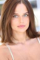 Stephanie Nur